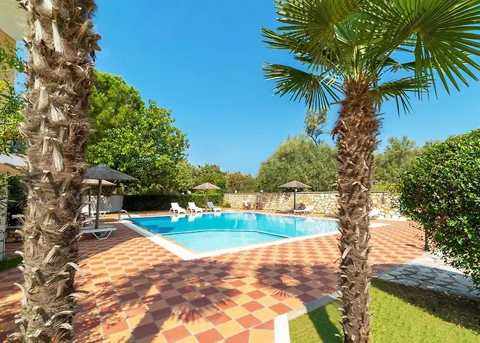 Hotel Adani 2*