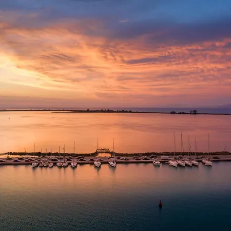 מלון Adani Tsoukaládhes